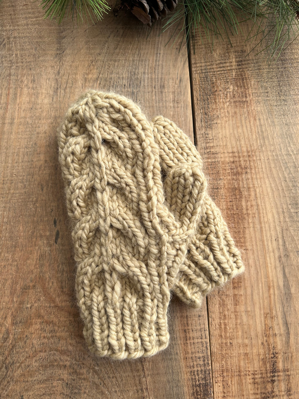 Wheatley Mittens Cable Tan Peanut